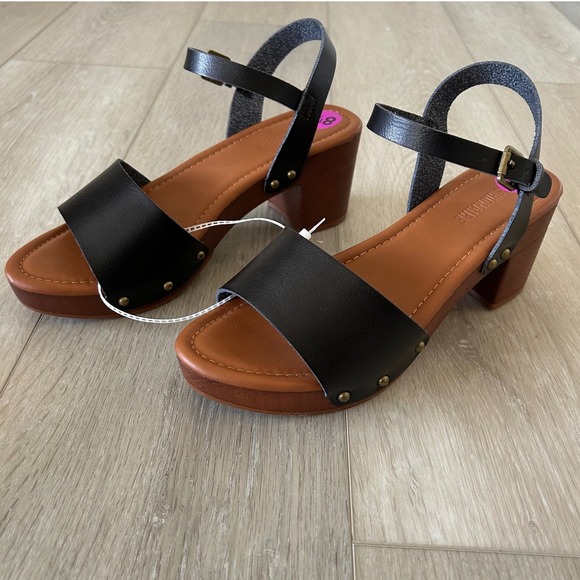 Cushionaire Shoes - Cushionaire Sloan Black Faux Leather Studded Platform Clog Sandals Womens 8.5 M